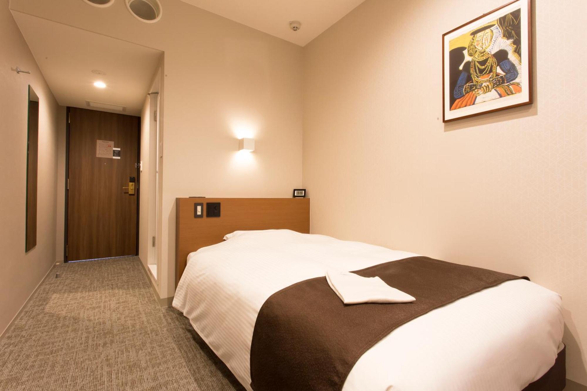 Standard Single Room Smoking
