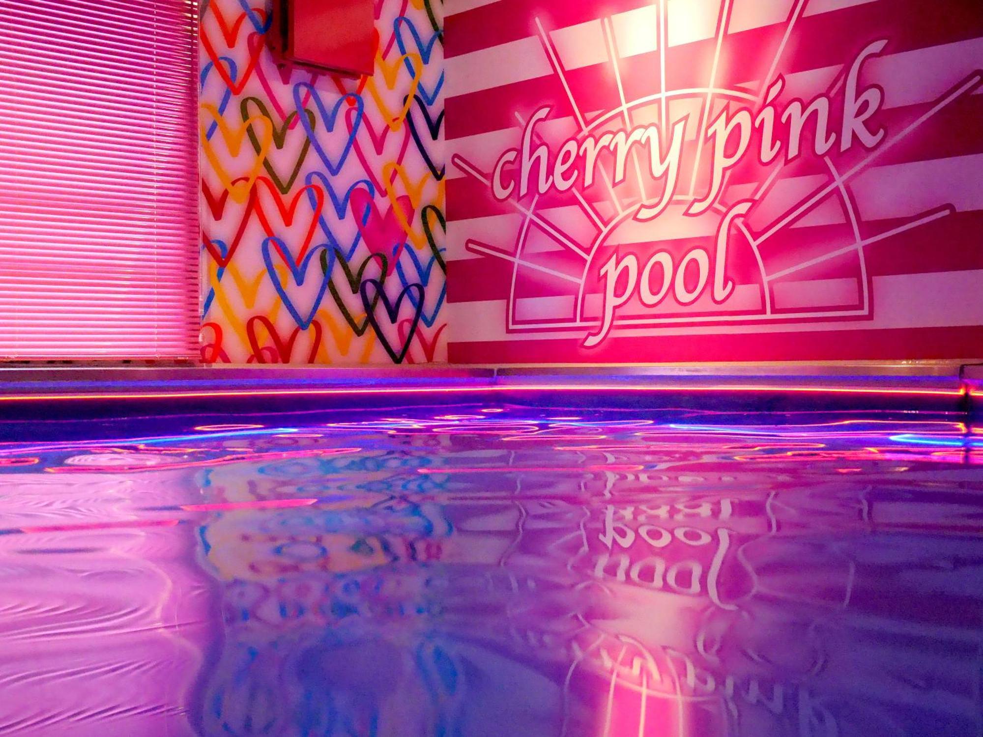 Private Pool Room