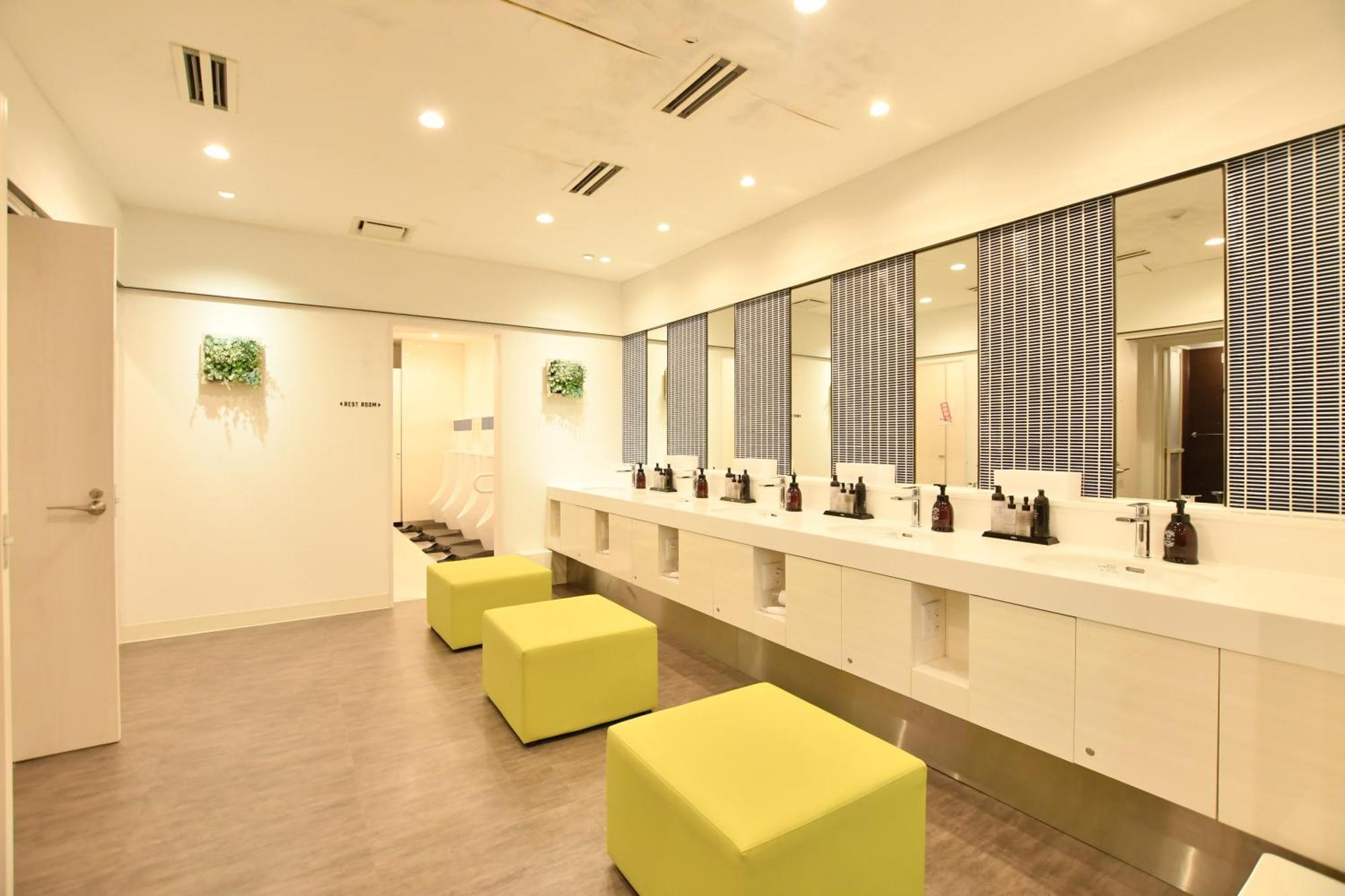 Capsule Room Male