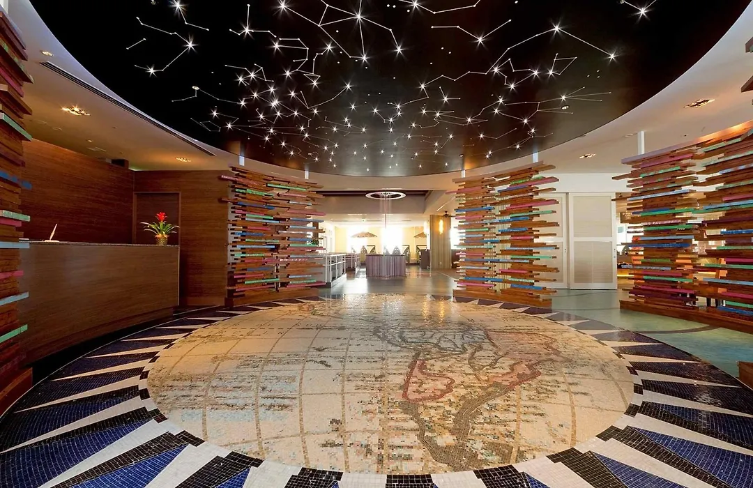Hotel Universal Port-1